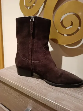 Botines cowboy ante marrón talla 36