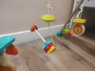 Gimnasio de actividades para bebé de madera