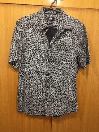 Camisa H&M floral manga corta