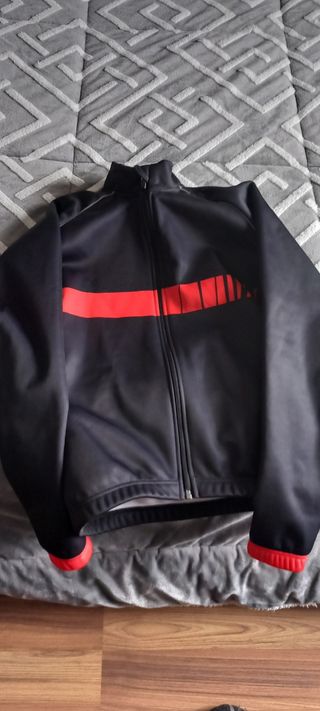 Chaqueta Ciclismo Invierno Decathlon. Talla 12 año