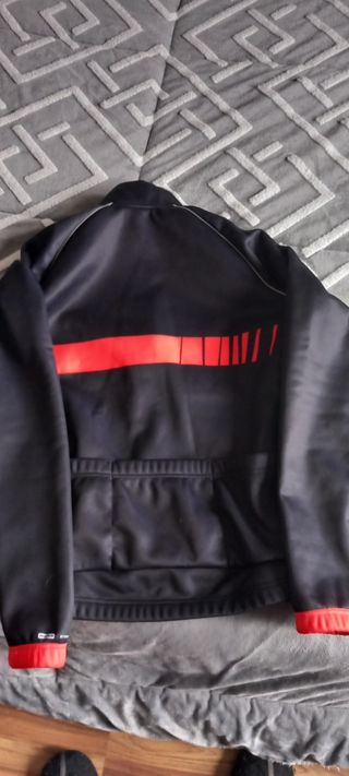 Chaqueta Ciclismo Invierno Decathlon. Talla 12 año