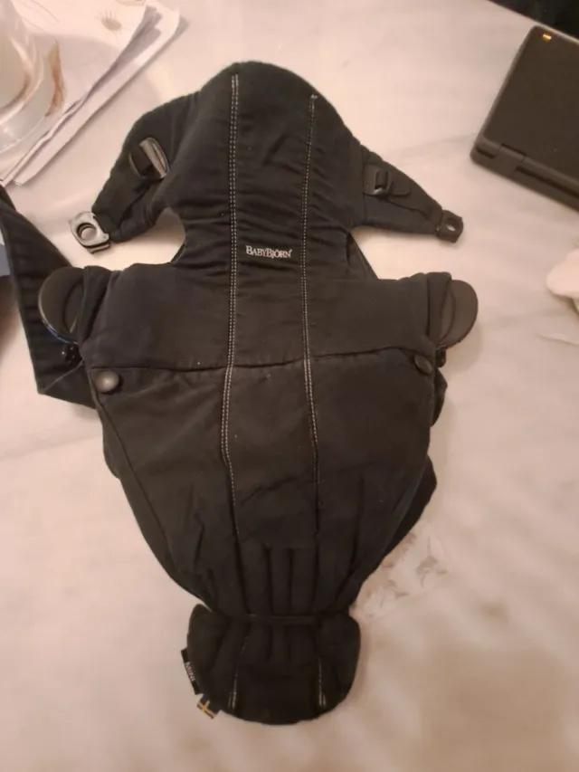 Mochila portabebés BabyBjörn negra