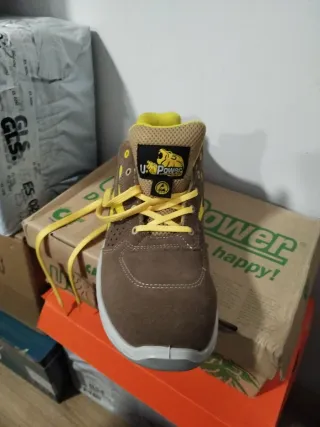 Zapatos U-Power Marrones y Amarillos