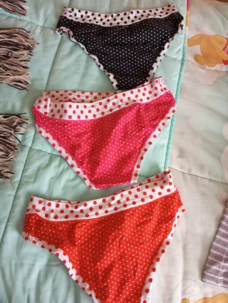 Tre slip a pois nuovi