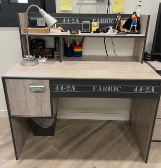 Escritorio juvenil madera y metal