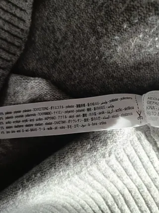 Vestido gris de punto