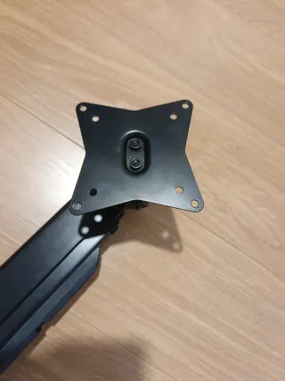 Brazo Soporte Monitor Negro.