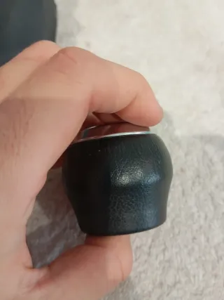 Pomo y funda cambio Toyota Auris E18