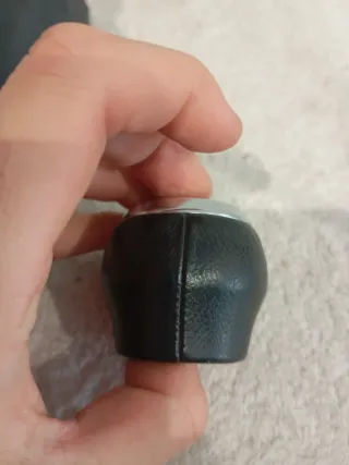 Pomo y funda cambio Toyota Auris E18