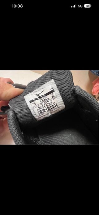 Zapatilla Nike Air Max Negra y Dorada