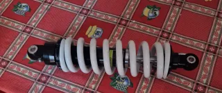 Amortiguador blanco para moto pit bike mide 35cm.