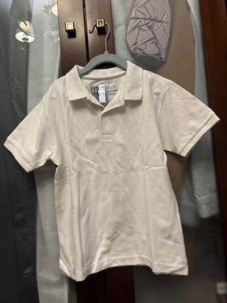 Polo niño beige. Zara. Talla 122cm