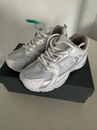 Nuevas Zapatillas New Balance 530 Plata y Blanco