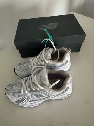 Nuevas Zapatillas New Balance 530 Plata y Blanco