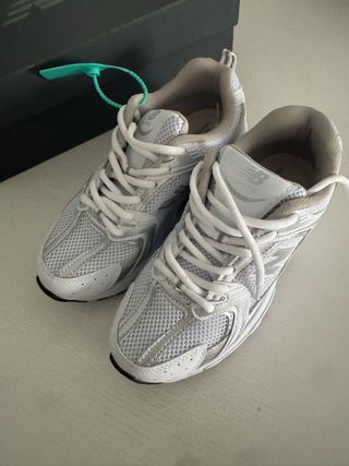 Nuevas Zapatillas New Balance 530 Plata y Blanco
