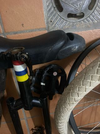 Monociclo con rueda blanca