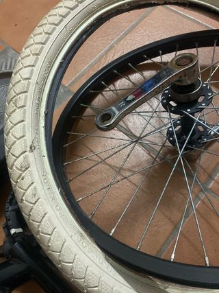 Monociclo con rueda blanca