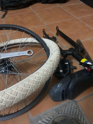 Monociclo con rueda blanca