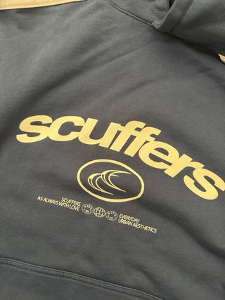 Sudadera Scuffers Azul con Rayas Blancas