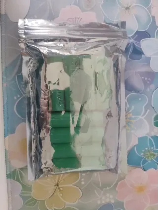 8 Batterie Ricaricabili AA Ni-Cd 700mAh