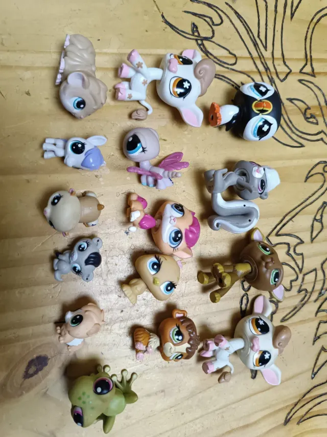 Set di 15 figure Littlest Pet Shop