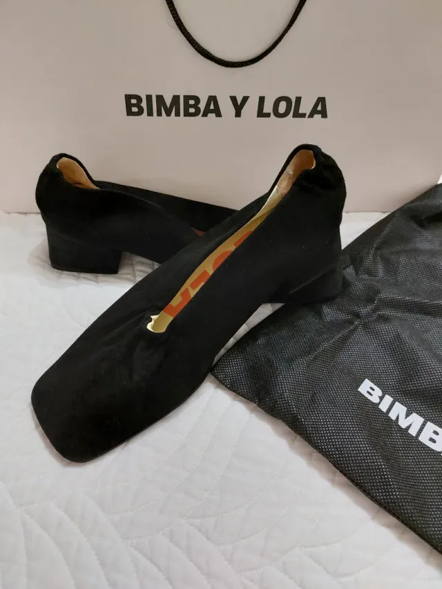 Zapatos Bimba y Lola Negros Tacón Cuadrado