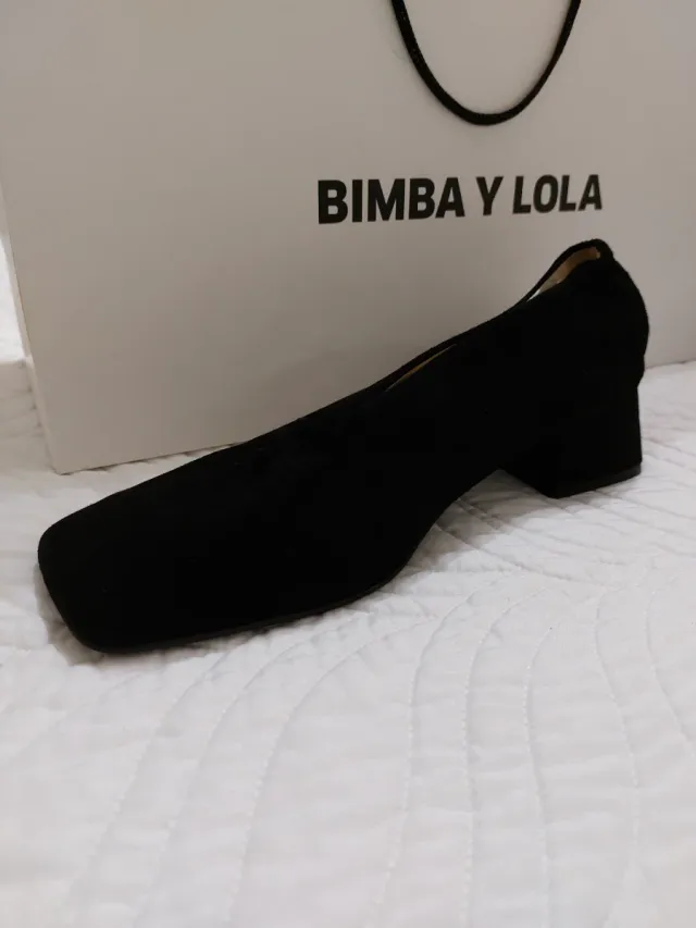 Zapatos Bimba y Lola Negros Tacón Cuadrado