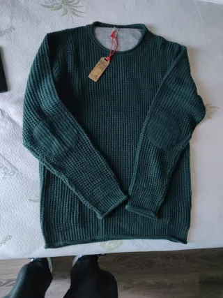 Maglione verde con toppe sui gomiti NUOVO