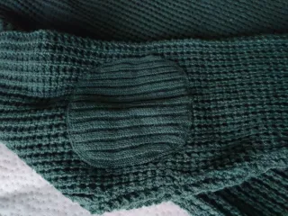 Maglione verde con toppe sui gomiti NUOVO