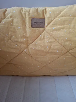 Cuna blanca con colchón Lemur Kibo hipoalergénico.