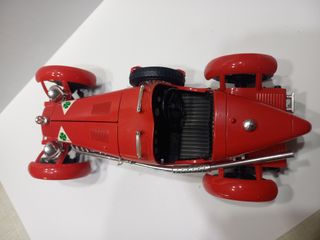 Bburago Alfa Romeo 2300 Monza 1/18