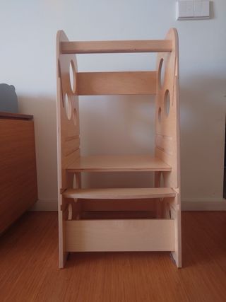 Torre di apprendimento Montessori in legno