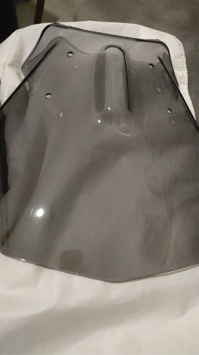 Parabrisas moto ahumado con soportes