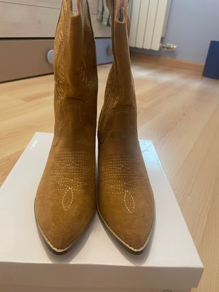 Botas cowboy ante beige