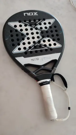 Pala pádel Nox AT10 12K 2024