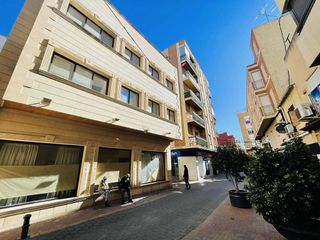 Edificio en venta en Albatera