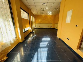 Edificio en venta en Albatera