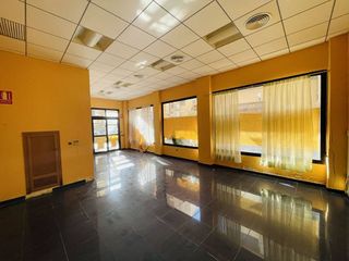 Edificio en venta en Albatera