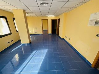 Edificio en venta en Albatera