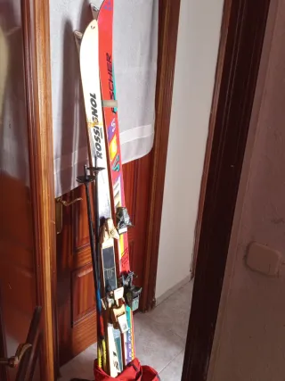 Esquís Rossignol y Fischer en buen estado