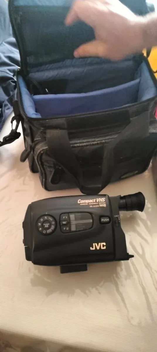 Videocamera JVC Compact VHS Nera