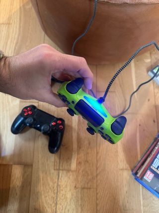 Ps4 Slim 500 GB + 3 Mandos + 5 Juegos