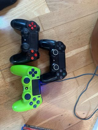 Ps4 Slim 500 GB + 3 Mandos + 5 Juegos