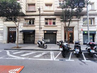 Local comercial en alquiler en El Putxet i el Farró en Barcelona