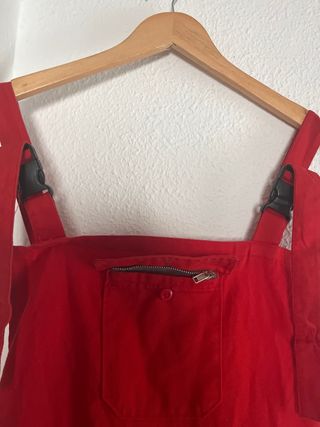 Peto de trabajo rojo