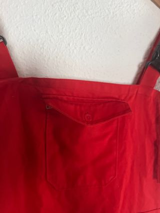 Peto de trabajo rojo