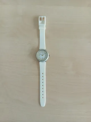 Reloj ESTROPEADO Flik Flak Blanco y Plateado