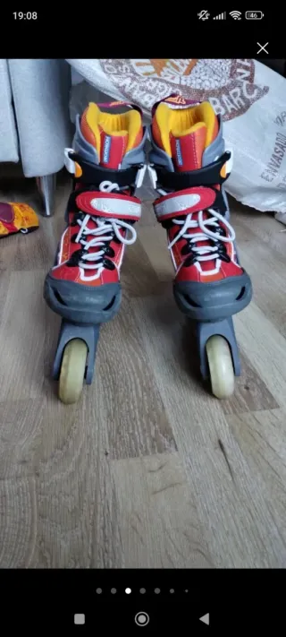 Patines en línea para niña y protecciones