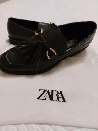 Zapatos Zara Negros con Tassel y Hebilla