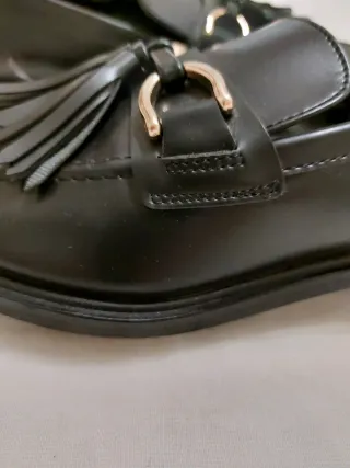 Zapatos Zara Negros con Tassel y Hebilla